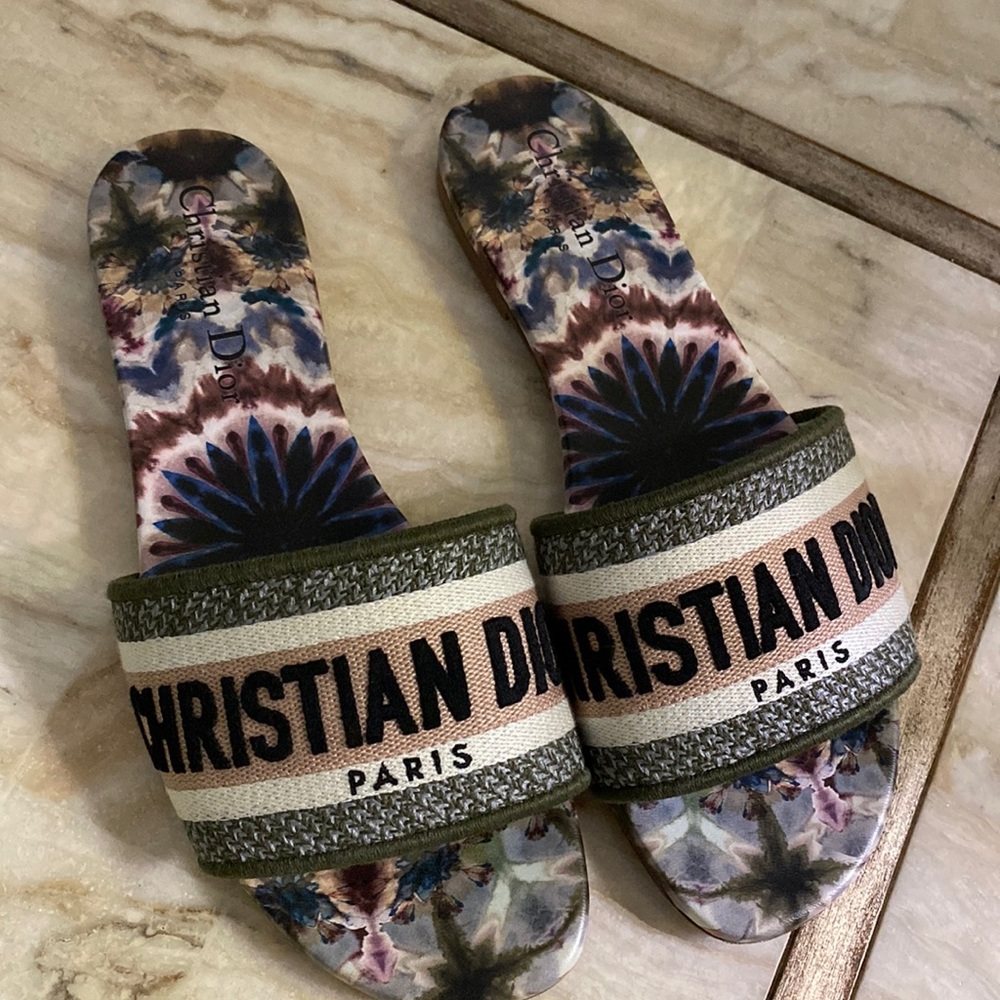 DIOR Dway Slide